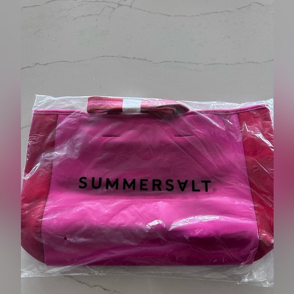 summersalt Handbags - SUMMERSALT Neoprene Beach Pool Lake Vacation Tote Bag in Pink/Red Color-Block